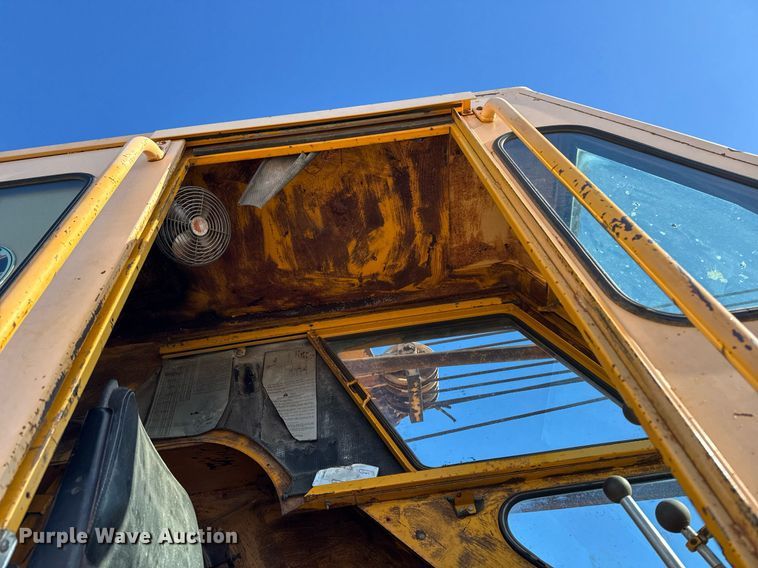 image for item DT0582 1990 Little Giant LG4866 crane