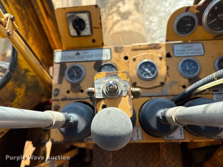 image for item DT0582 1990 Little Giant LG4866 crane