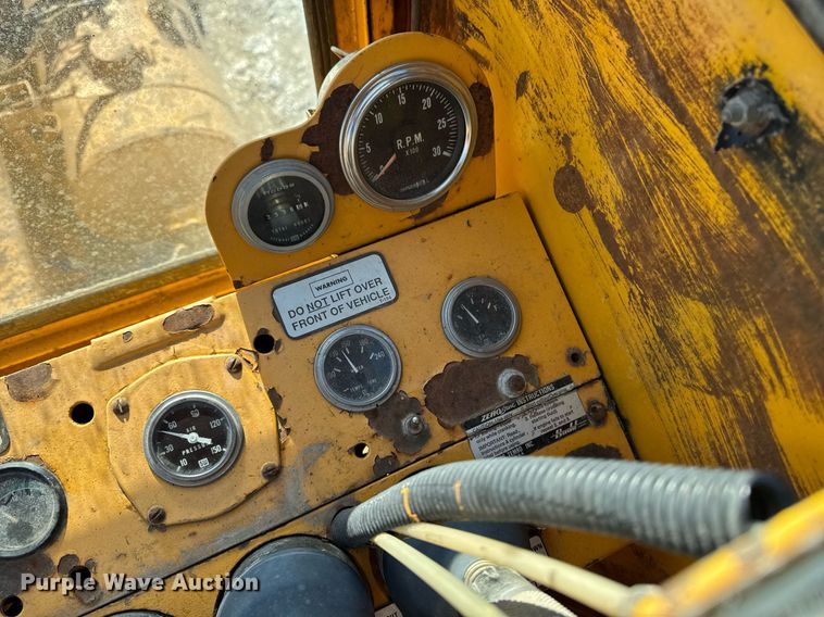 image for item DT0582 1990 Little Giant LG4866 crane