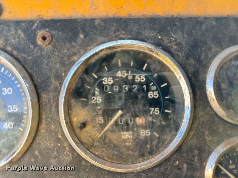 image for item DT0582 1990 Little Giant LG4866 crane