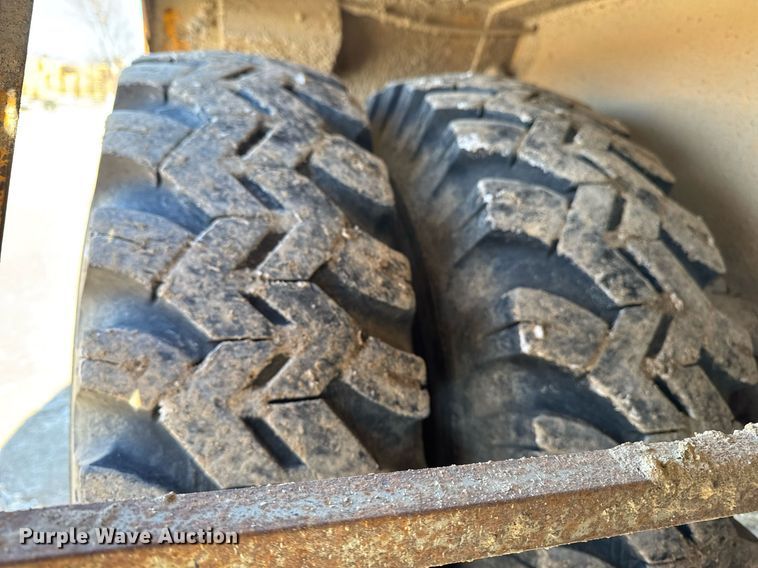 image for item DT0582 1990 Little Giant LG4866 crane