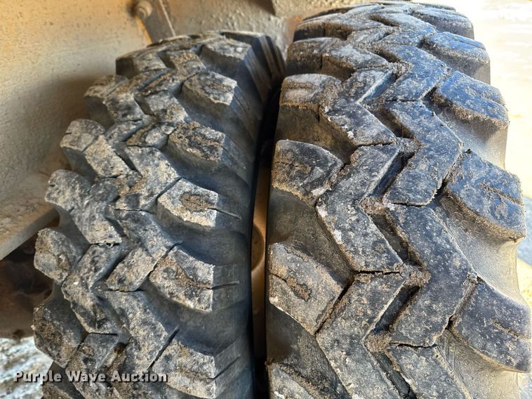 image for item DT0582 1990 Little Giant LG4866 crane