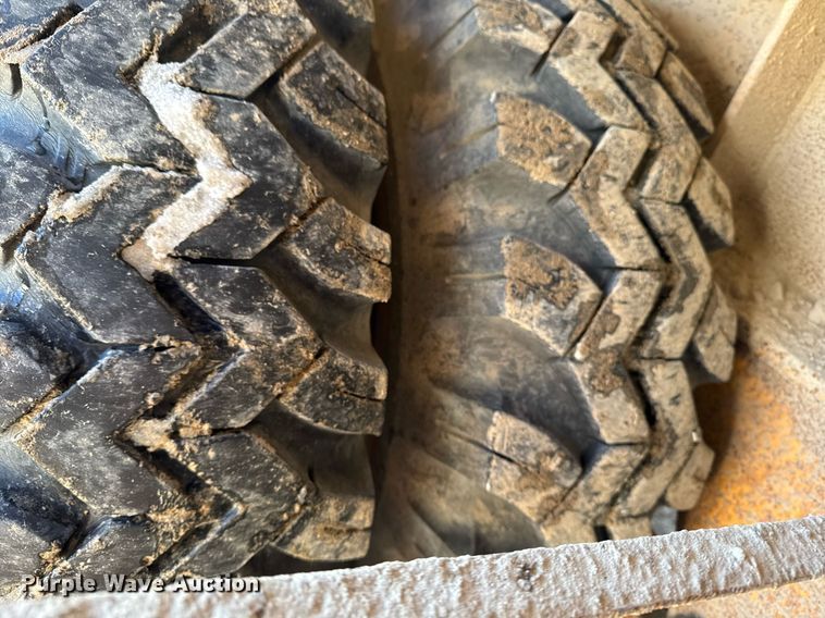 image for item DT0582 1990 Little Giant LG4866 crane