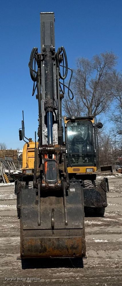 image for item DT0583 2009 John Deere 220D W wheeled excavator