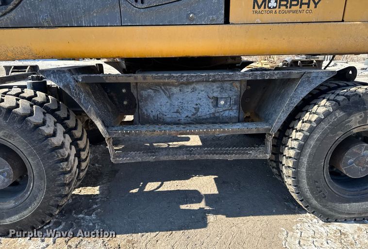 image for item DT0583 2009 John Deere 220D W wheeled excavator