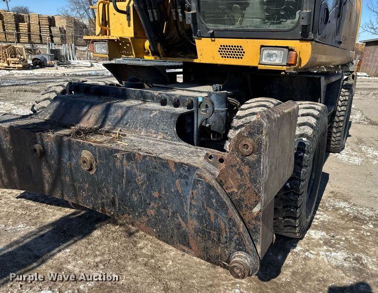 image for item DT0583 2009 John Deere 220D W wheeled excavator