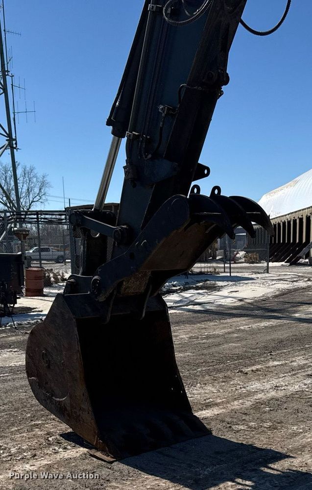 image for item DT0583 2009 John Deere 220D W wheeled excavator