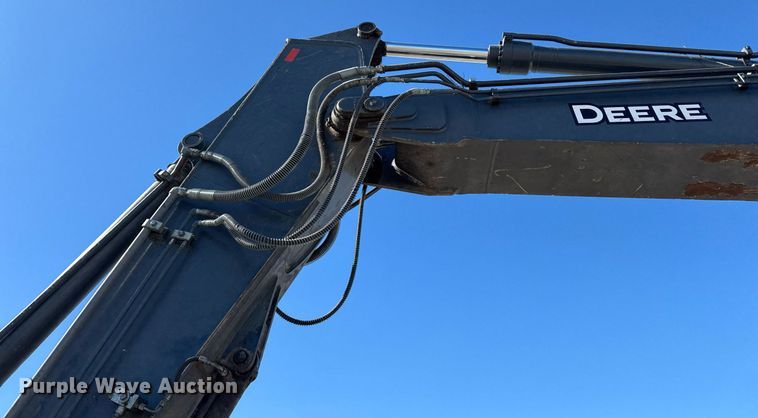 image for item DT0583 2009 John Deere 220D W wheeled excavator