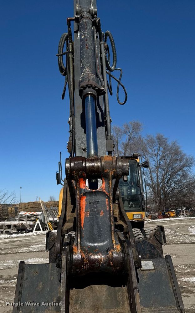 image for item DT0583 2009 John Deere 220D W wheeled excavator