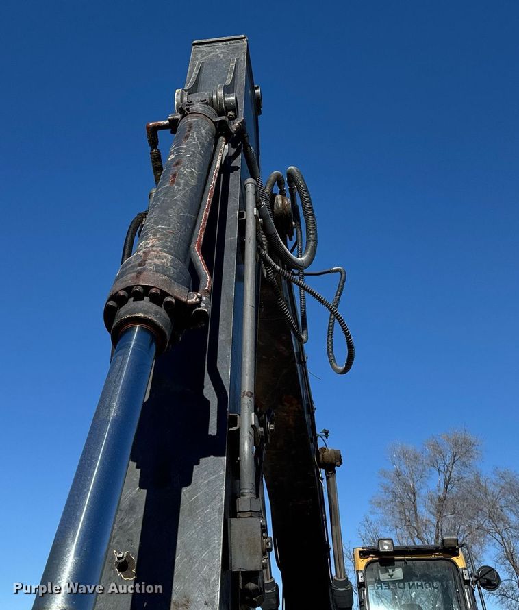 image for item DT0583 2009 John Deere 220D W wheeled excavator