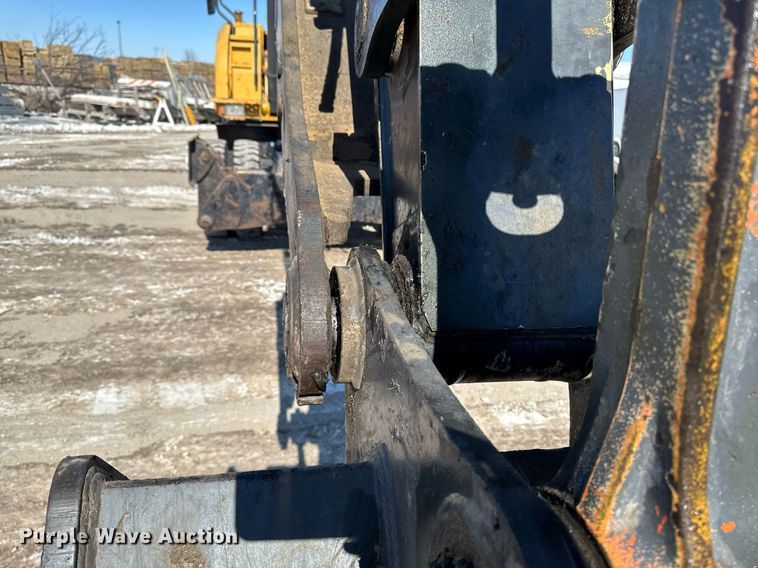 image for item DT0583 2009 John Deere 220D W wheeled excavator