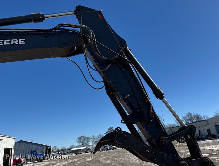 image for item DT0583 2009 John Deere 220D W wheeled excavator