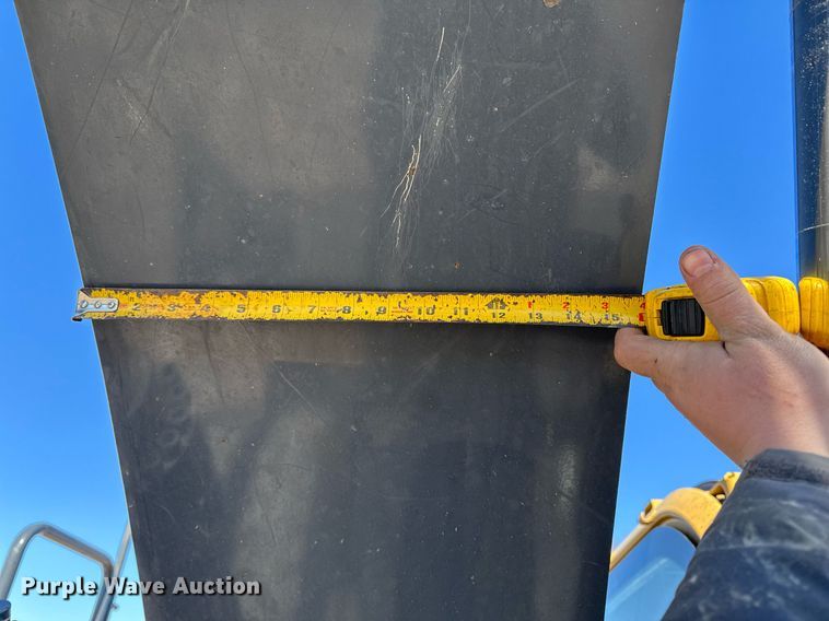 image for item DT0583 2009 John Deere 220D W wheeled excavator