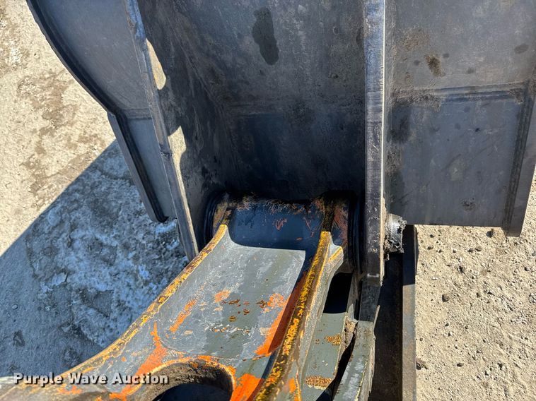 image for item DT0583 2009 John Deere 220D W wheeled excavator