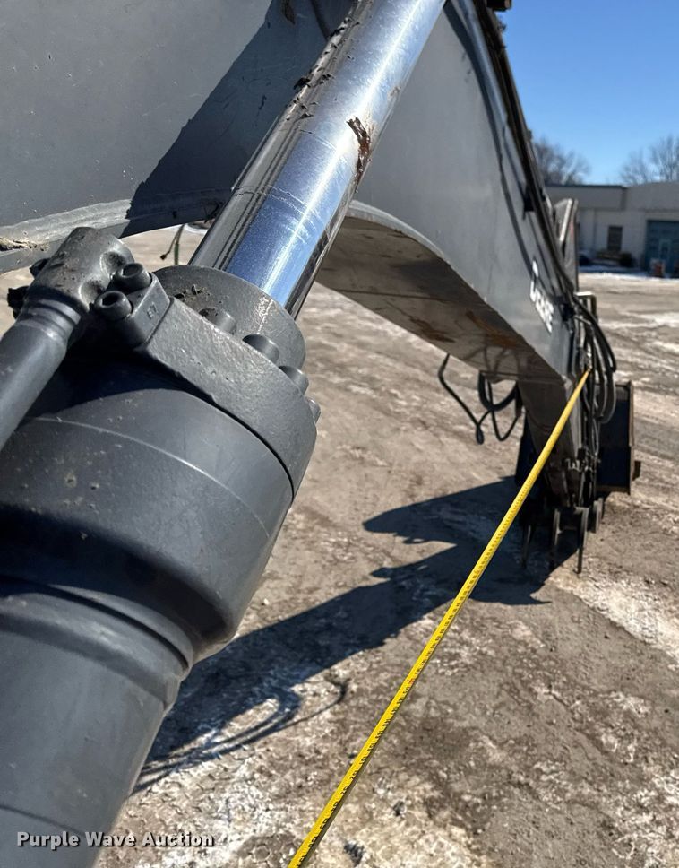 image for item DT0583 2009 John Deere 220D W wheeled excavator