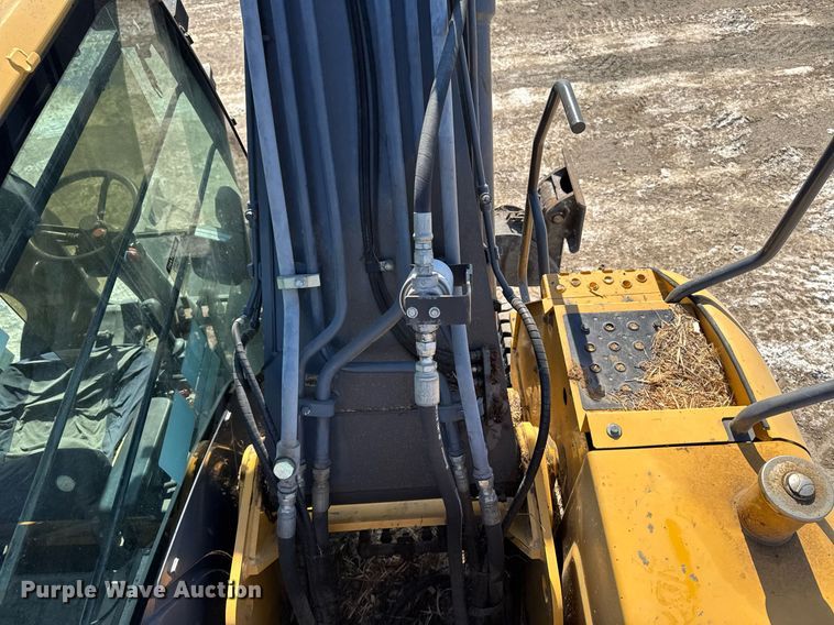 image for item DT0583 2009 John Deere 220D W wheeled excavator