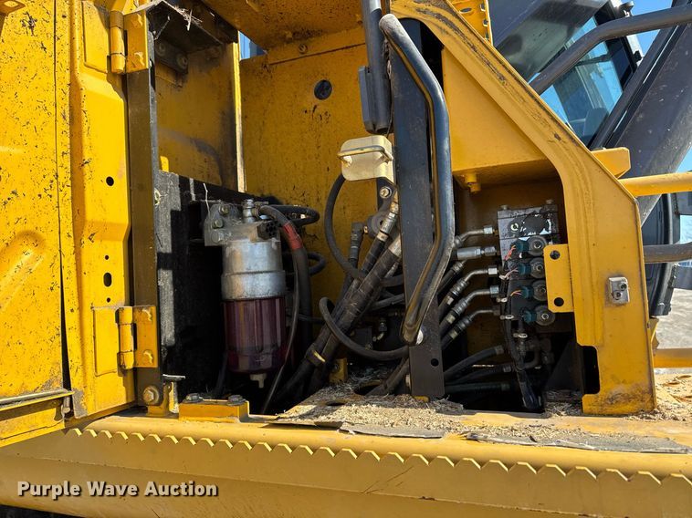 image for item DT0583 2009 John Deere 220D W wheeled excavator