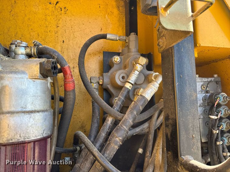 image for item DT0583 2009 John Deere 220D W wheeled excavator