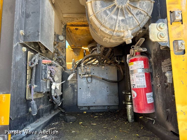 image for item DT0583 2009 John Deere 220D W wheeled excavator