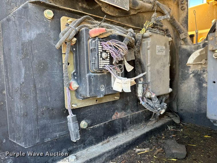 image for item DT0583 2009 John Deere 220D W wheeled excavator