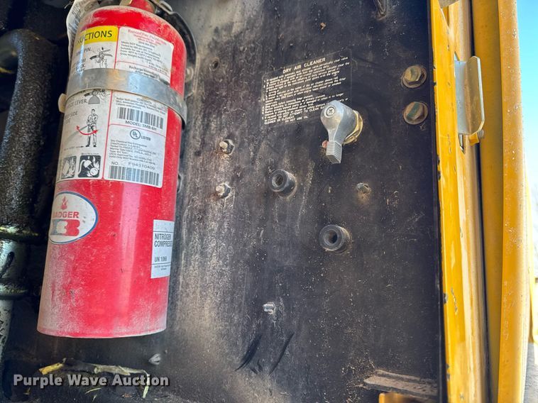 image for item DT0583 2009 John Deere 220D W wheeled excavator