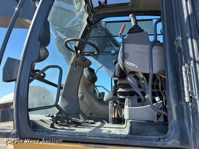 image for item DT0583 2009 John Deere 220D W wheeled excavator