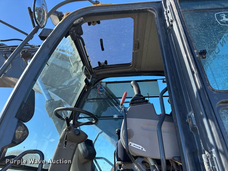 image for item DT0583 2009 John Deere 220D W wheeled excavator