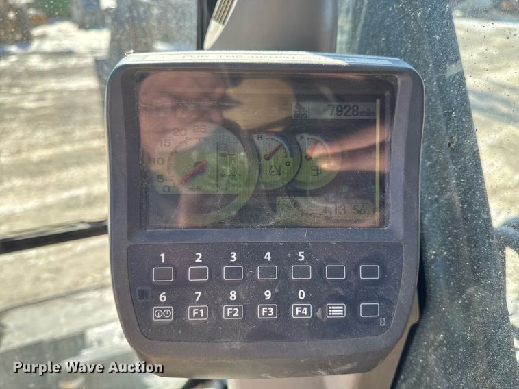 image for item DT0583 2009 John Deere 220D W wheeled excavator