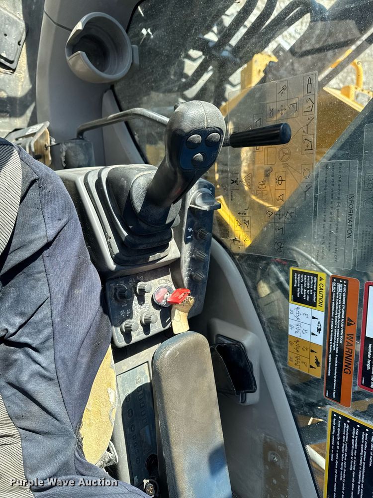 image for item DT0583 2009 John Deere 220D W wheeled excavator