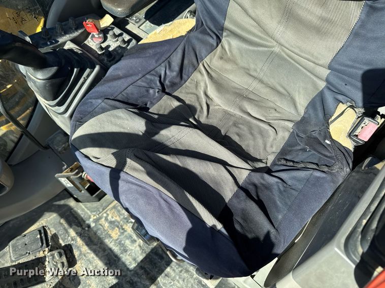 image for item DT0583 2009 John Deere 220D W wheeled excavator