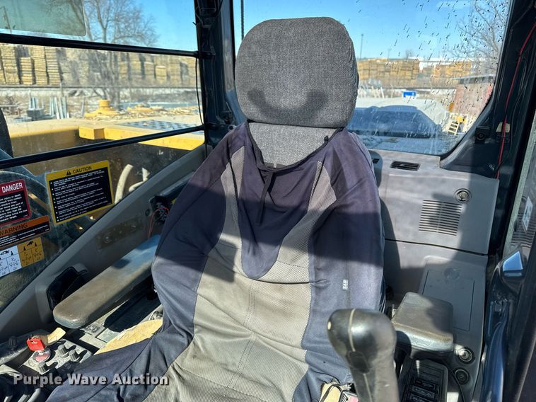 image for item DT0583 2009 John Deere 220D W wheeled excavator