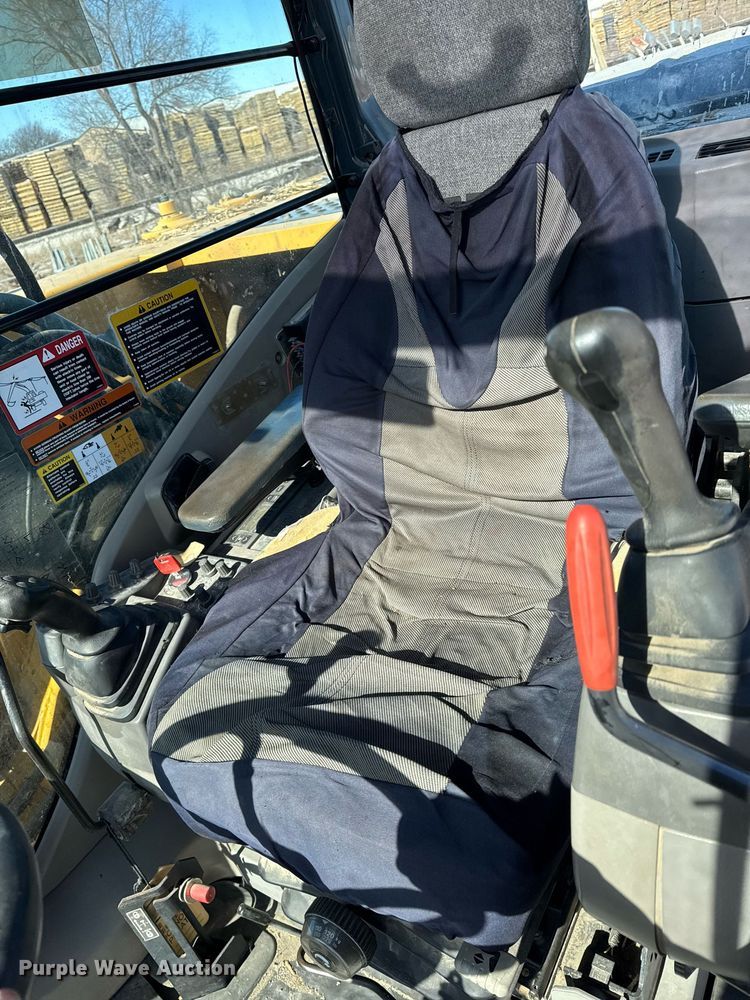 image for item DT0583 2009 John Deere 220D W wheeled excavator