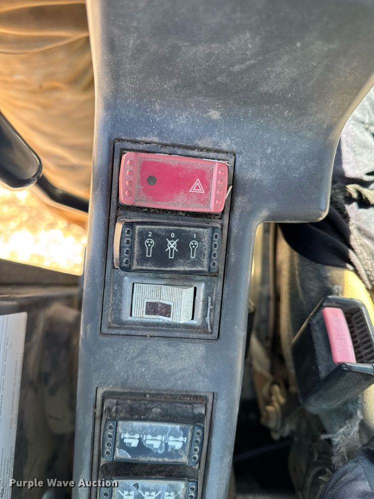 image for item DT0583 2009 John Deere 220D W wheeled excavator