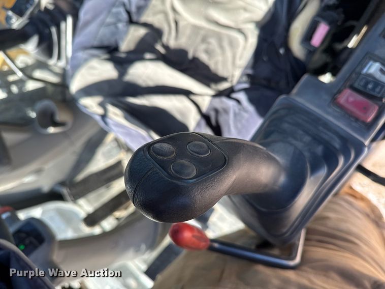 image for item DT0583 2009 John Deere 220D W wheeled excavator