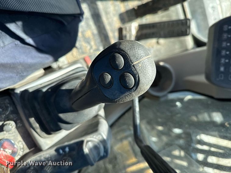 image for item DT0583 2009 John Deere 220D W wheeled excavator