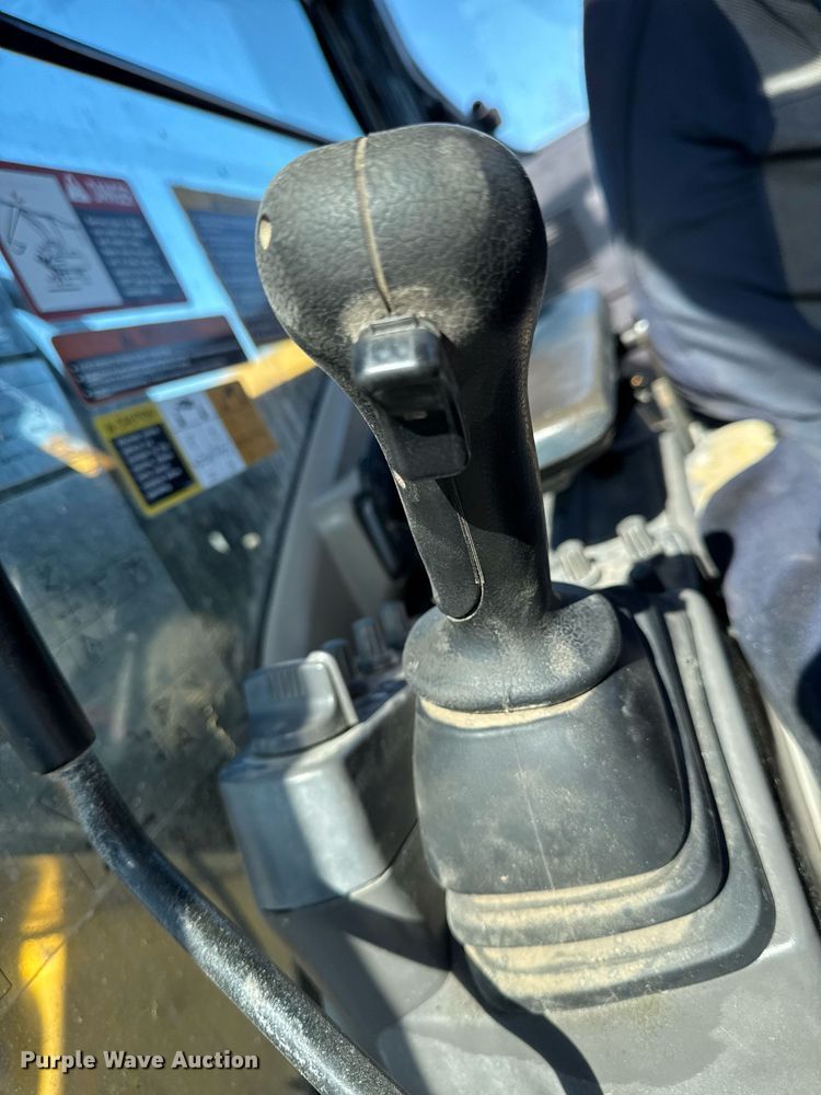 image for item DT0583 2009 John Deere 220D W wheeled excavator