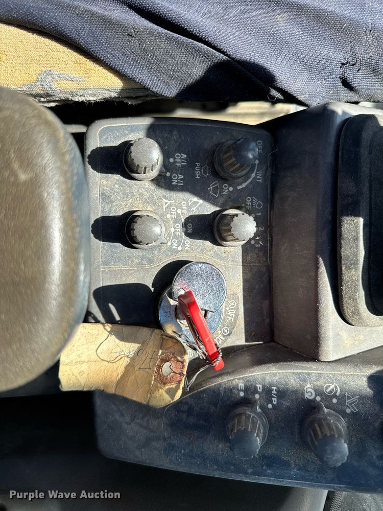 image for item DT0583 2009 John Deere 220D W wheeled excavator