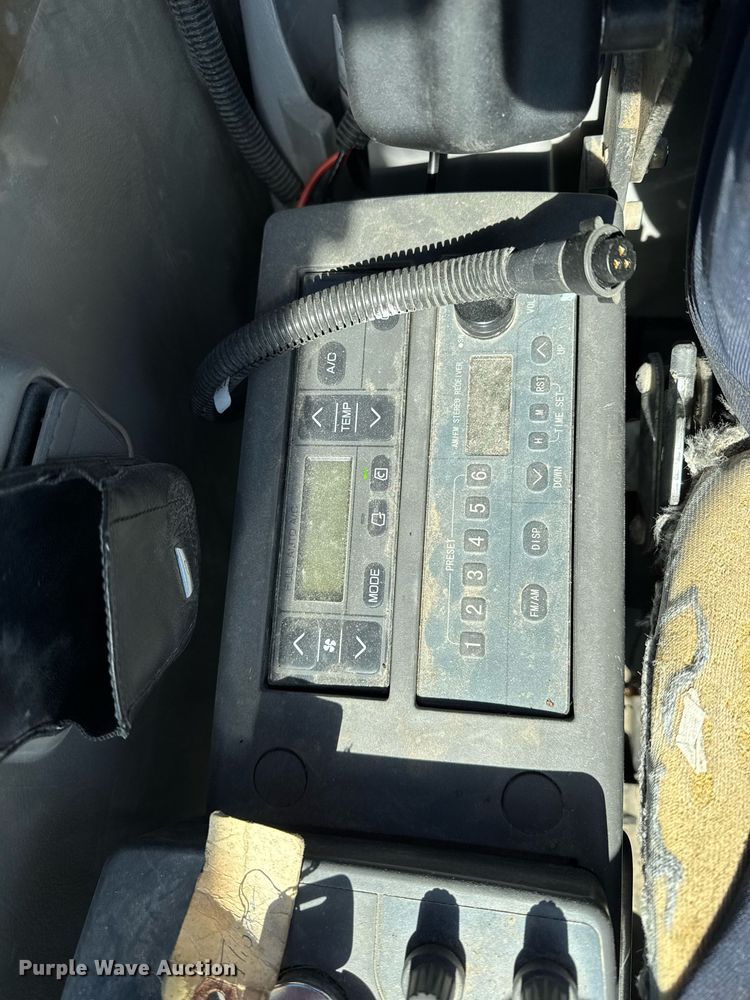 image for item DT0583 2009 John Deere 220D W wheeled excavator