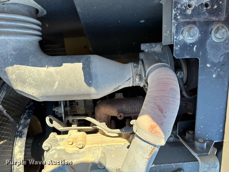 image for item DT0583 2009 John Deere 220D W wheeled excavator