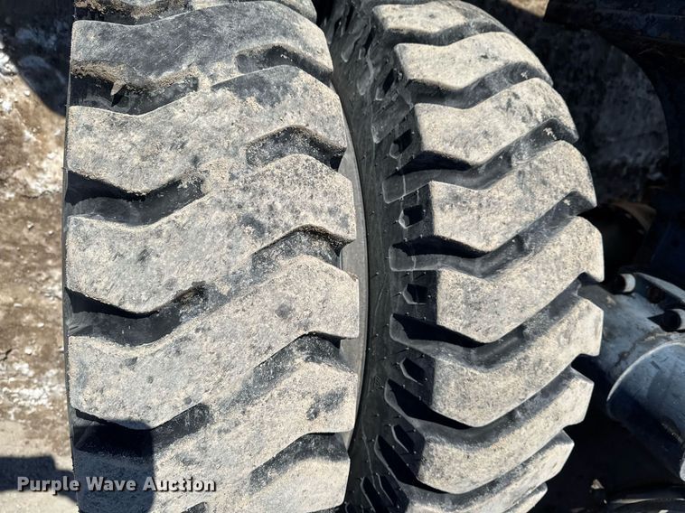 image for item DT0583 2009 John Deere 220D W wheeled excavator