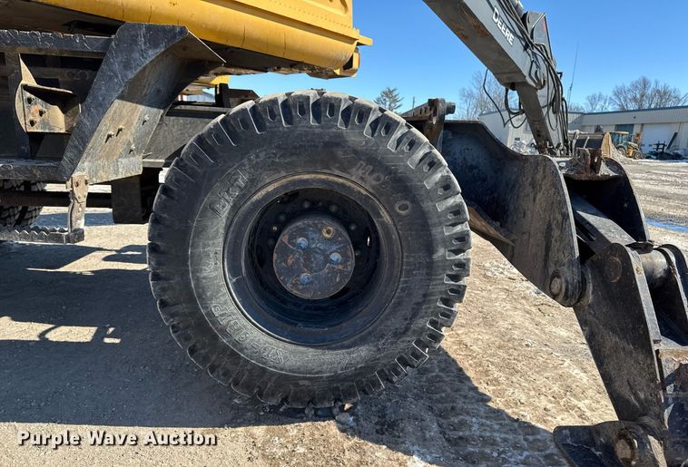 image for item DT0583 2009 John Deere 220D W wheeled excavator