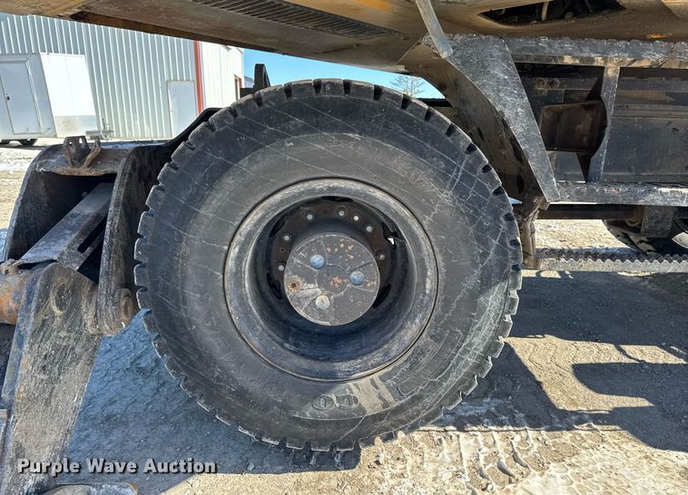 image for item DT0583 2009 John Deere 220D W wheeled excavator