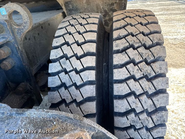 image for item DT0583 2009 John Deere 220D W wheeled excavator