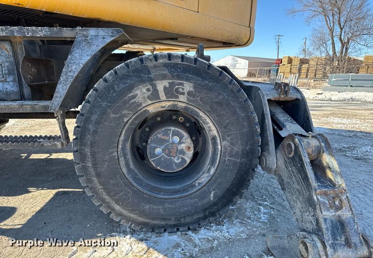 image for item DT0583 2009 John Deere 220D W wheeled excavator