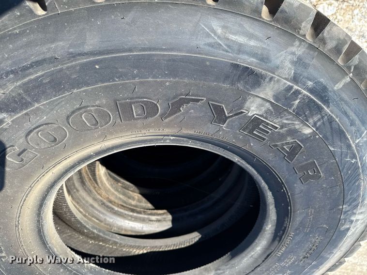 image for item DT0583 2009 John Deere 220D W wheeled excavator