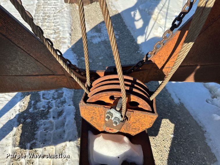 image for item DT0584 Clamshell bucket