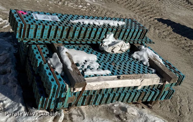 image for item DT0589 Sharq moldboard cutting edge