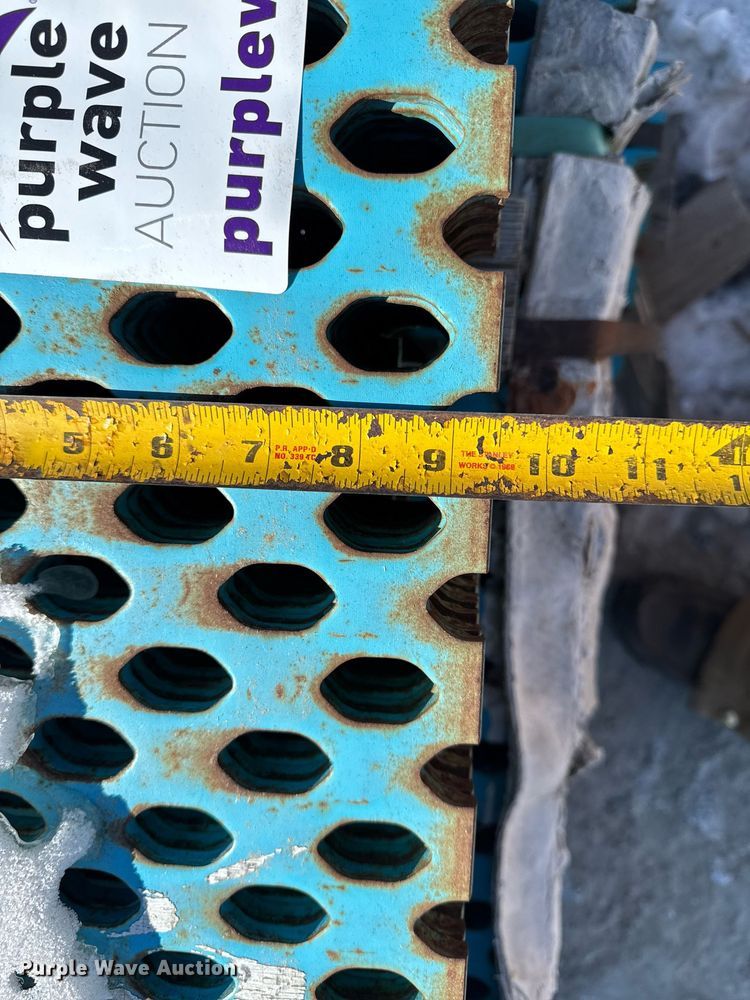 image for item DT0589 Sharq moldboard cutting edge