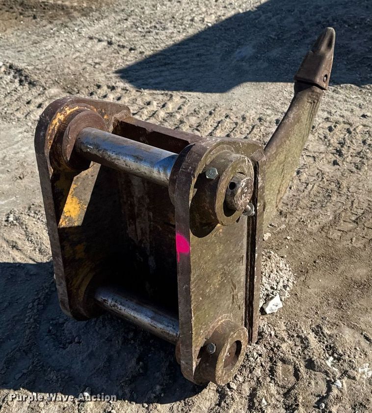 image for item DT0590 Excavator ripper