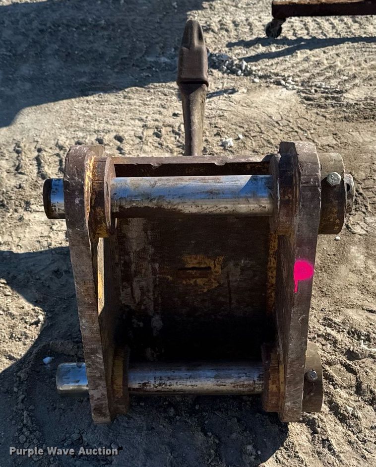 image for item DT0590 Excavator ripper